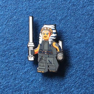 Minifig Ahsoka 1.7&quot; Enamel Pin