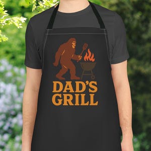 Dad&#39;s Grill Apron - Fun BBQ Gift for Dads, Perfect for Father&#39;s Day, Cookouts, and Grilling Enthusiasts, Unique Cooking Gift, BBQ Apron