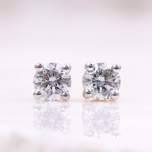 Moissanite Stud Earrings Silver,Gold Stud Earrings Moissanite Earring Solitaire Stud Earring Four Prong Stud Earring for Women Stud Earring