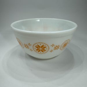 Pyrex 1.5qt Town & Country Medium Mixing Bowl #402