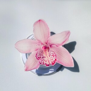 Soporte magnético para teléfono con orquídea rosa: elegante soporte floral para teléfono / accesorio moderno con orquídeas
