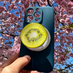 Kiwi Phone Grip – Supporto per telefono carino ed estetico per iPhone e Android / Supporto per frutta / Divertente accessorio per telefono / Regalo per gli amanti della frutta