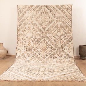 Handmade Beige Berber Rug: Large Moroccan Wool Carpet