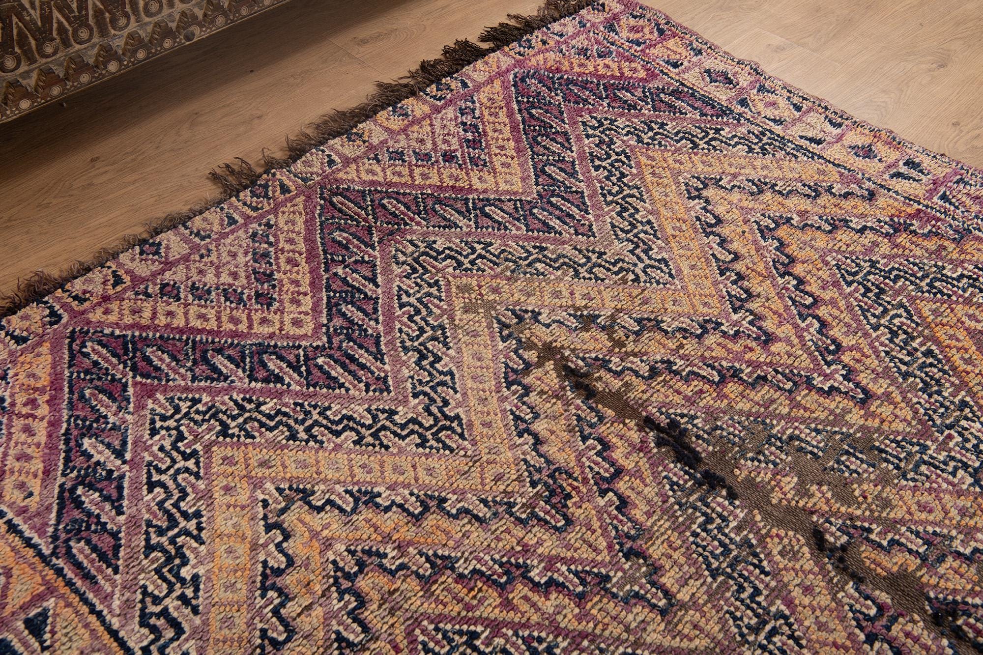 ヴィンテージ モロッコ ウール ラグ 9 x 5 フィート：プラムパープル