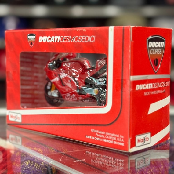 1/18 Ducati Corse Desmosedici 'nicky Haden #69' Maisto Racing