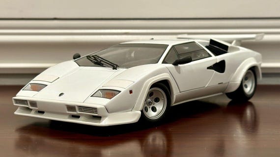1/18 Lamborghini Countach LP 500 White/black Interior Kyosho Scale