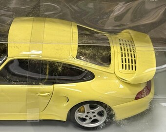 UT Models Porsche turbo S イエロー 1:18 絶版 1/18 Porsche 993 Turbo S Diecast Model Car - UT Models - Yellow