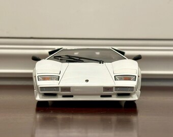 1/18 Lamborghini Countach LP 500 White/black Interior Kyosho Scale