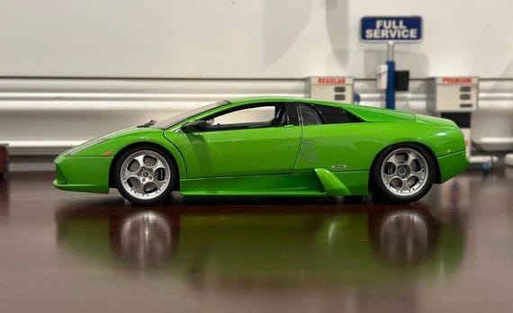 〈訳有〉ランボルギーニ ムルシエラゴ 1/18スケールミニカー AUTOart社 1/18 ランボルギーニ ムルシエラゴ ヴェルデ グリーン AUTOart | (説明
