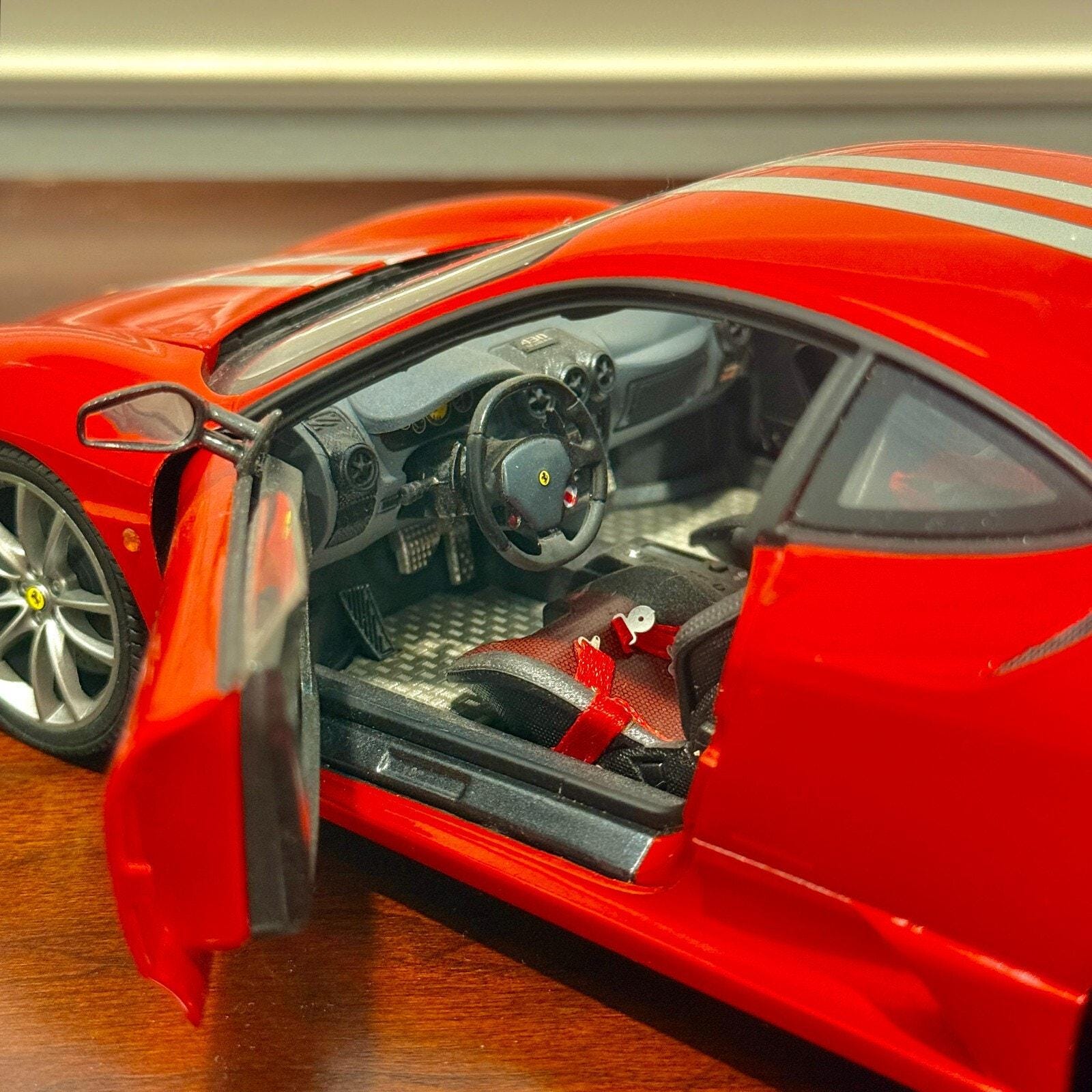 Hot Wheels FERRARI F430 SCUDERIA レッド Amazon.com: Hot Wheels 2012 Ferrari 430 Scuderia Car Red Treasure