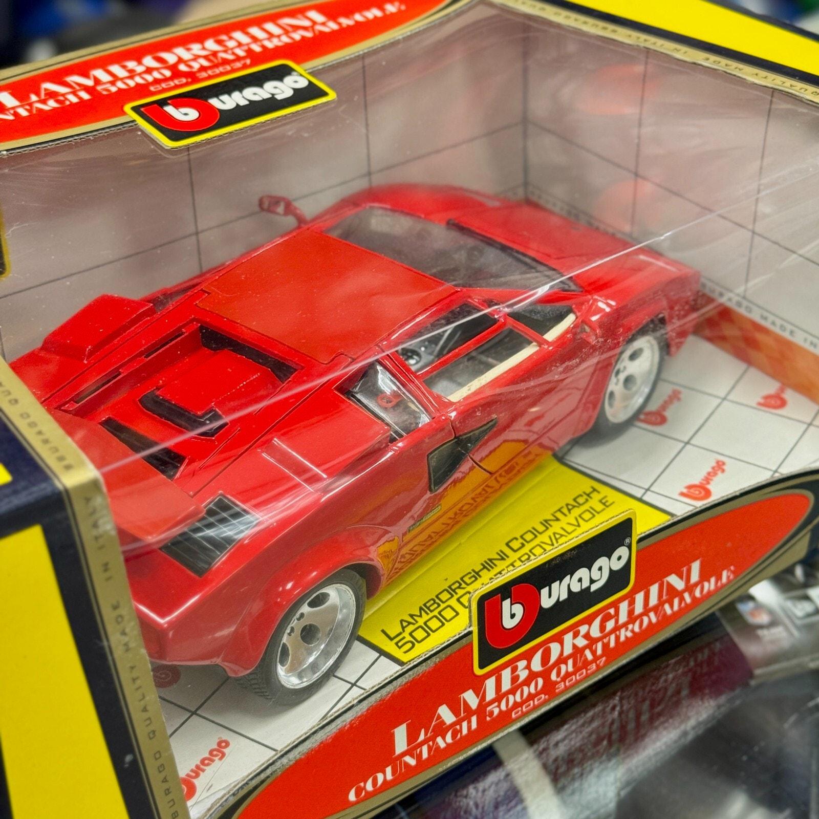 1/18 Lamborghini Countach 5000 QV Red Bburago Special Collection