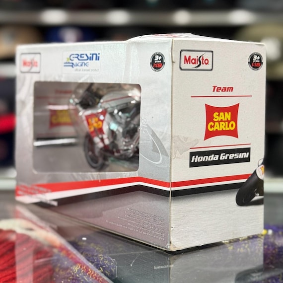 1/18 Gresini Racing Honda RC212V 'san Carlos Racing Shinya Nakano