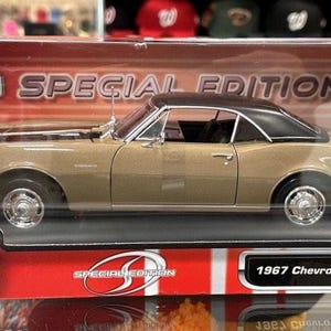 1967 Chevrolet Camaro Z28 Coupe Gold Vintage Maisto 1/18 | New Old Stock
