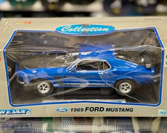 Welly 1/18 Scale Diecast 12516W - 1969 Ford Mustang Boss