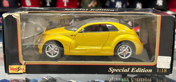 1/18 Chrysler Pronto Cruiser (PT Cruiser Concept) Gold Vintage