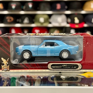 1/18 1967 Chevrolet Camaro Z/28 Blue Road Signature Diecast Car | New