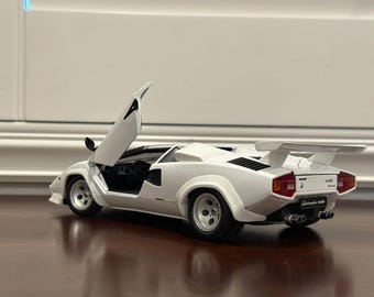 1/18 Lamborghini Countach LP 500 White/black Interior Kyosho Scale