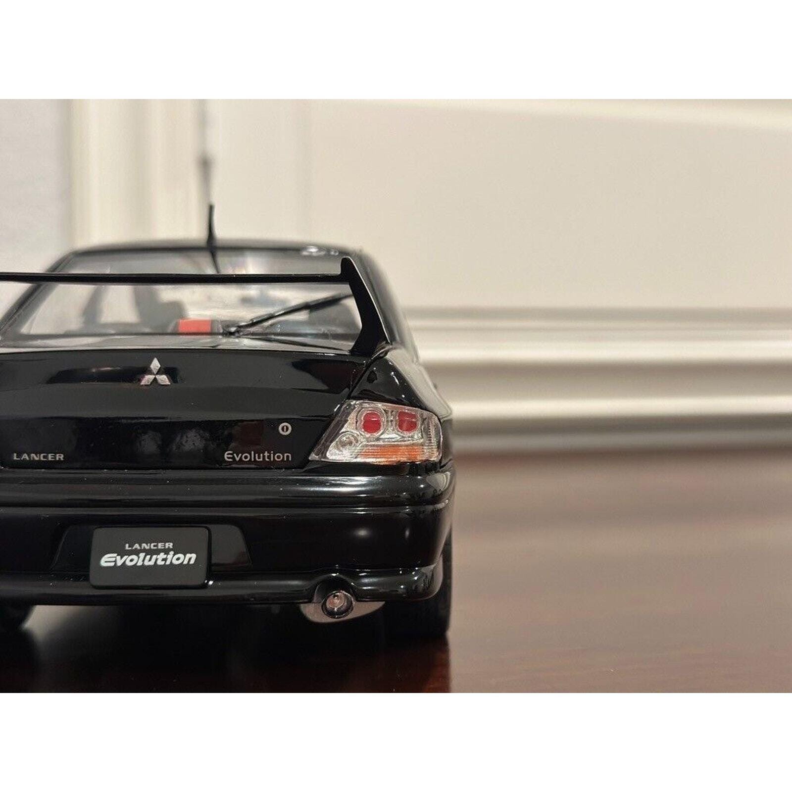 Mitsubishi Lancer Evo 8 VIII Street Car Black Autoart 1/18 | Rare