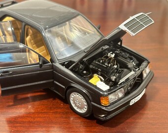 Mercedes Benz 190E 2.3 Blue Black Autoart Millennium 1/18 | Read