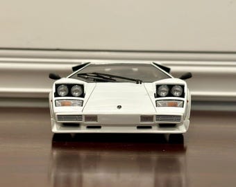 1/18 Lamborghini Countach LP 500 White/black Interior Kyosho Scale