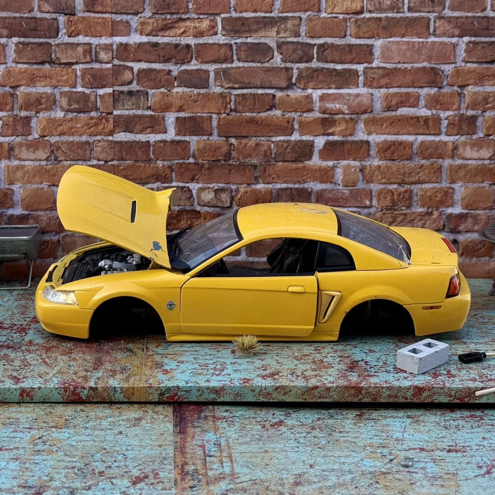 1/18 Scale 1999 Ford Mustang GT Yellow Maisto | Diorama Parts Car