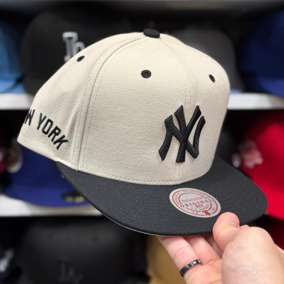 New York Yankees Mitchell & Ness Snapback Cream/black - Etsy display picture 3