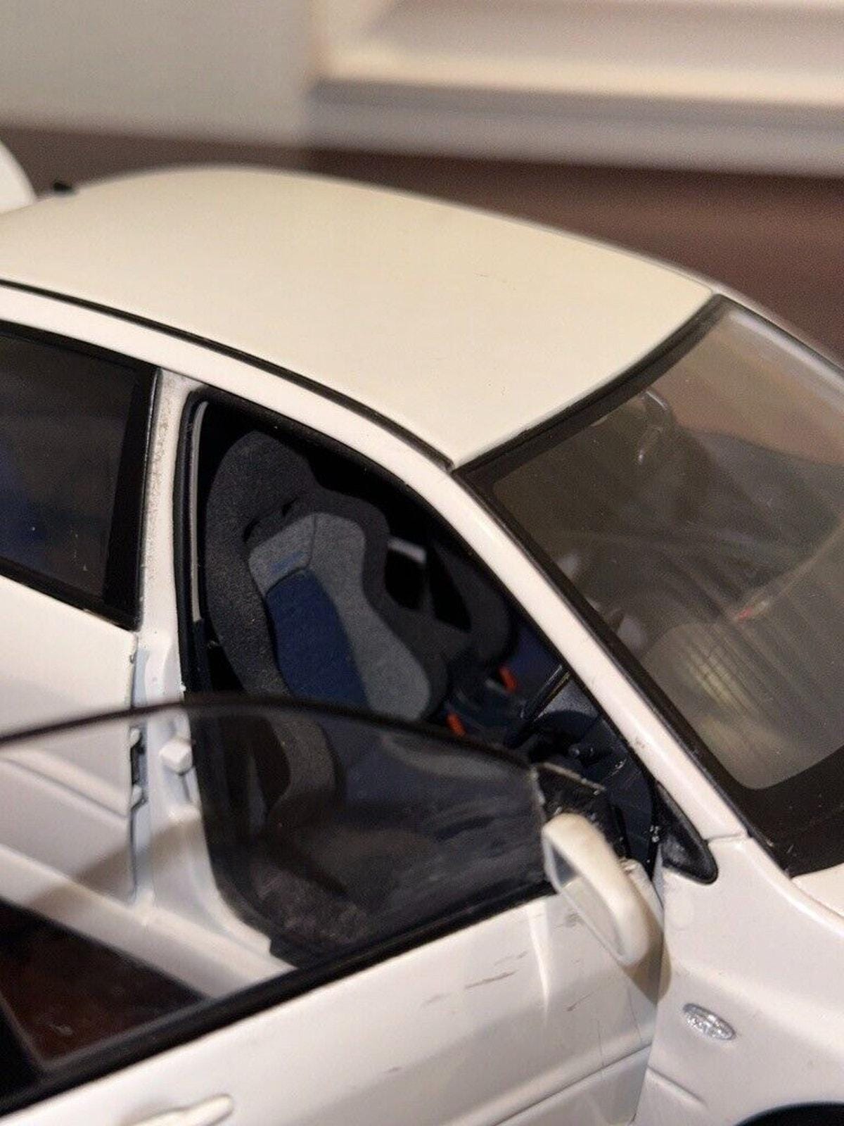 Mitsubishi Lancer Evo VII 7 Street Car White Autoart 1/18 | Rare