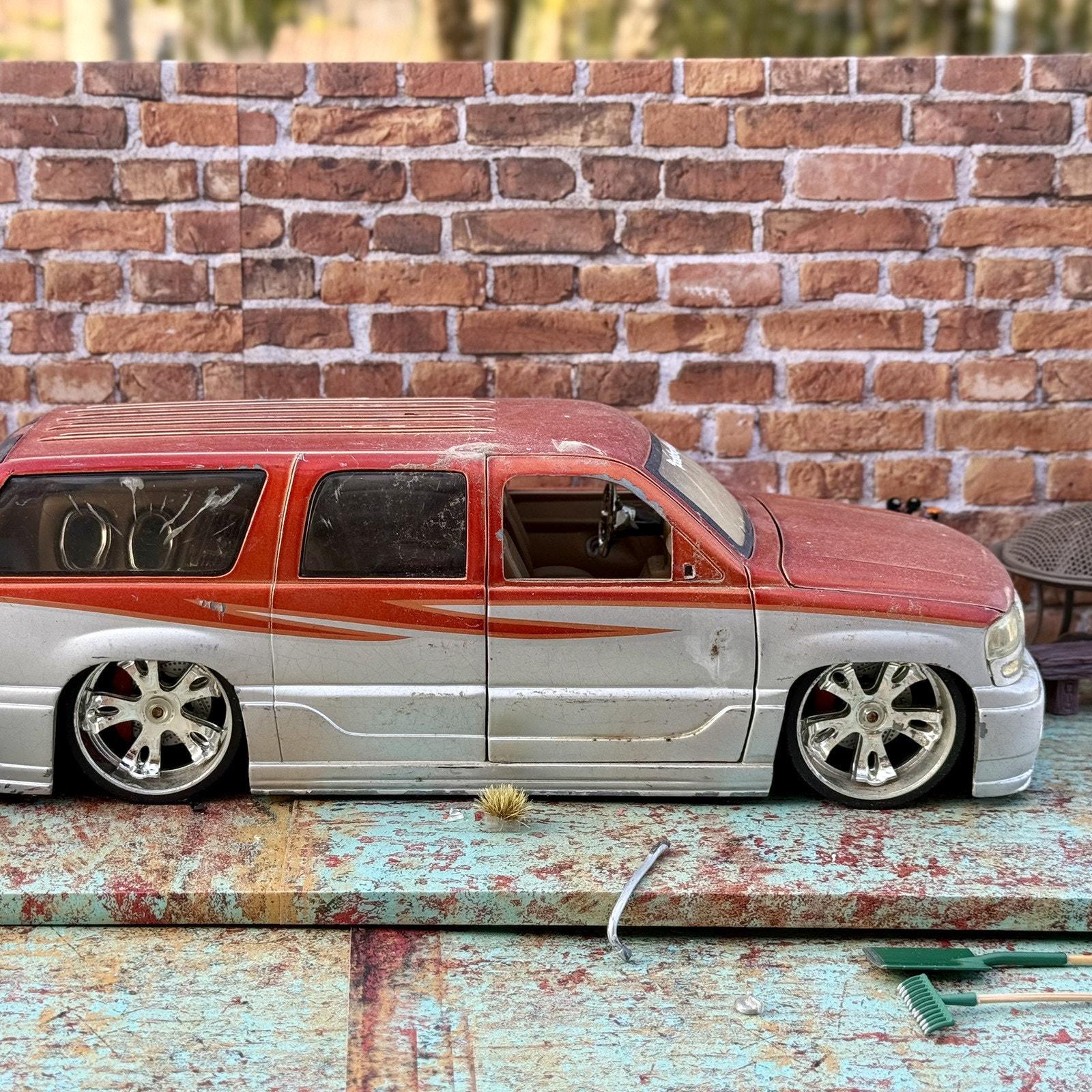ミニカー Jada Toys DUB City GMC Yukon Denali 1/18 il_fullxfull.6676395246_hzza.jpg
