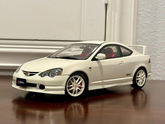 Autoart 1/18 Honda Acura Integra Type R Champion White Diecast