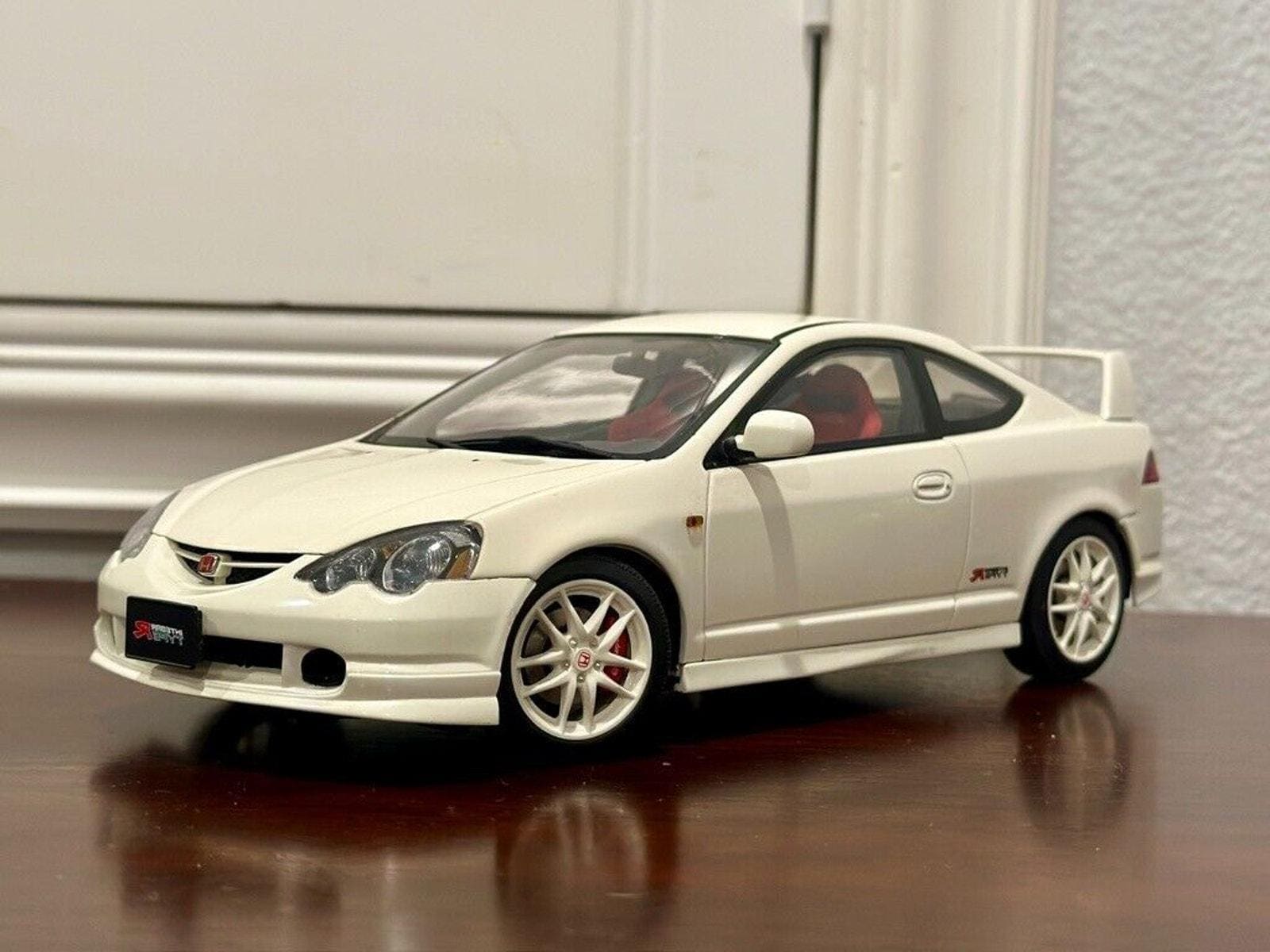 Autoart 1/18 Honda Acura Integra Type R Champion White Diecast