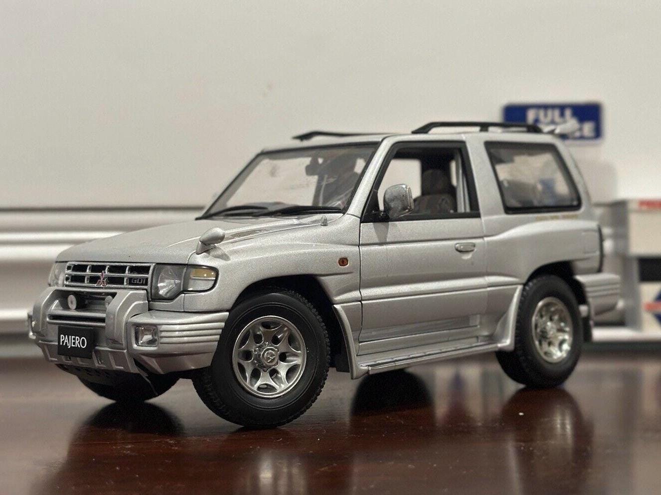 三菱パジェロ シルバー AUTOart 1/18 | レア - Etsy 日本