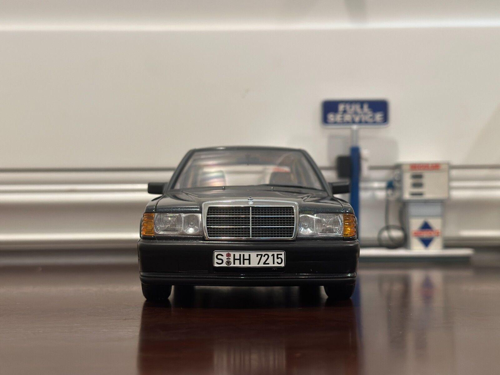 Mercedes Benz 190E 2.3 Blue Black Autoart Millennium 1/18 | Read