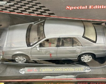 1/18 Cadillac Deville DTS Touring Sedan Vintage Diecast Model Car