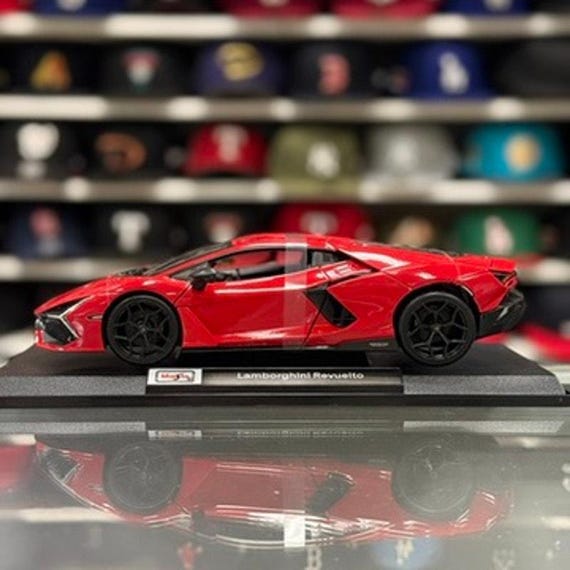 Maisto Lamborghini Revuelto Rosso Corsa Red 1/18 Scale Diecast
