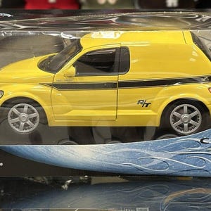 Chrysler PT Cruiser | 1/18 Diecast Model Car | 1/18 Scale Model