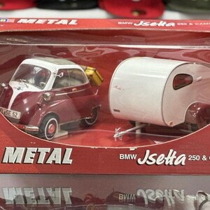 Revell 1/18 BMW Isetta 250 & Knutschkugel 250 Camper Vintage Scale 