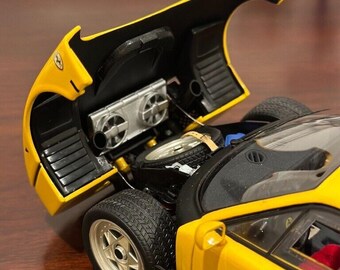 1/18スケール フェラーリ F40 イエロー ホットウィール エリート