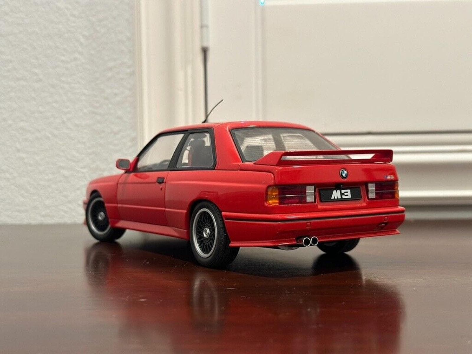 1/18 BMW M3 E30 Sport Evolution Cecotto Edition Red Autoart | Very
