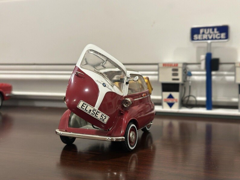 Revell - 089 - 1:18 - BMW Isetta 250 Feuerwehr Hamburg-Schnelsen Löschi