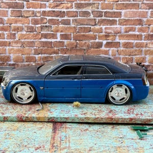 1/18 Scale GMC Yukon Denali JADA DUB City | Barn Find Model Car - Etsy