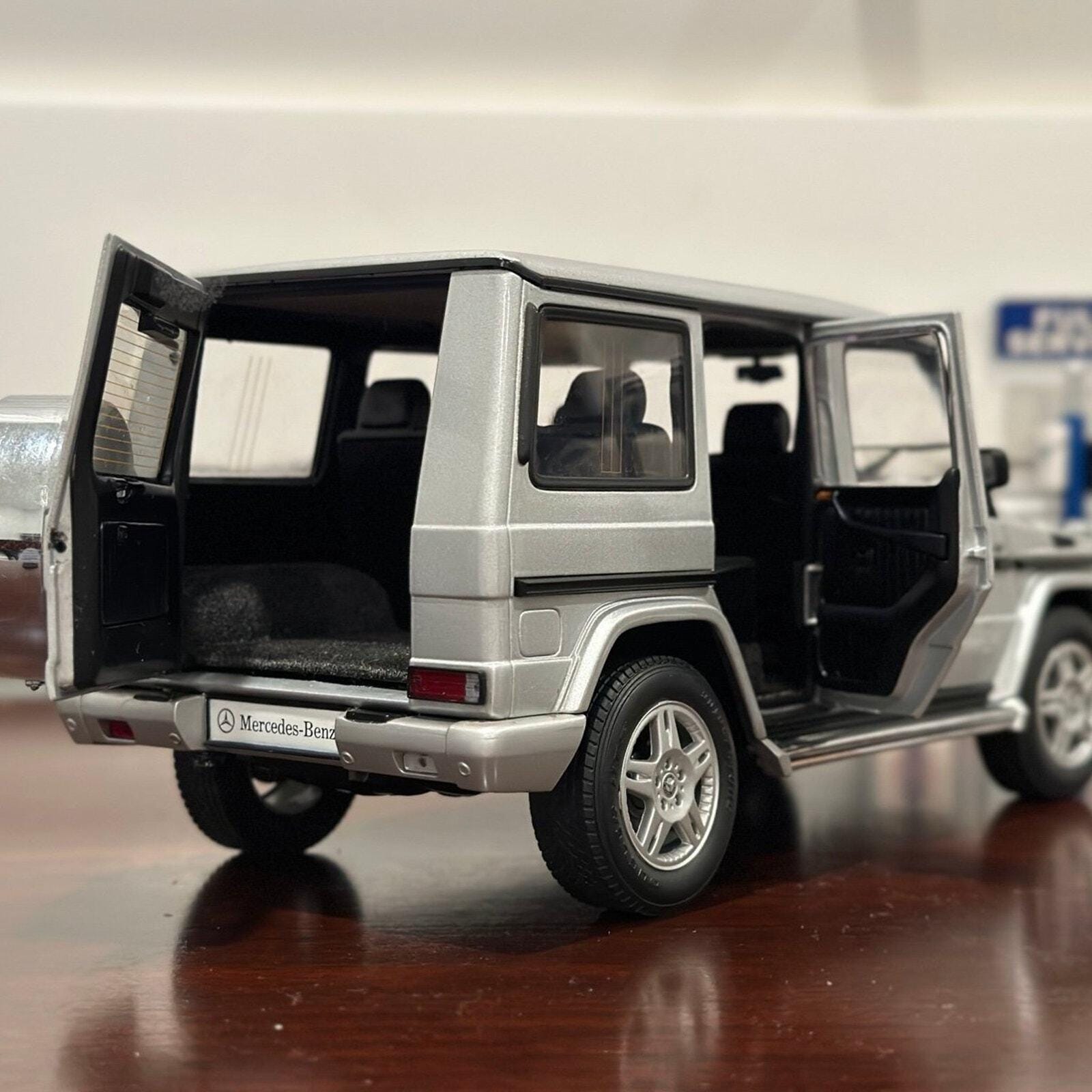 Autoart 1/18 Mercedes Benz G-class Silver Vintage Diecast Model