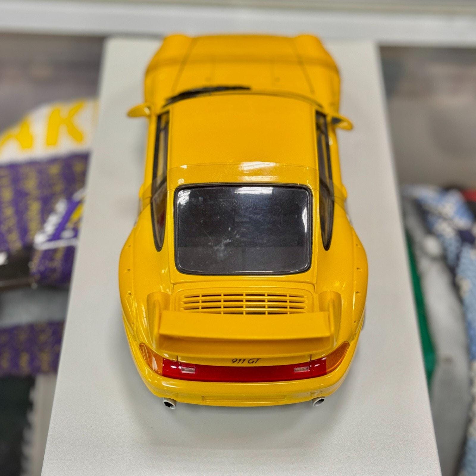 UT - 1:18 - Porsche/911 GT2 Daytona 1996 - Pilotes bloqués