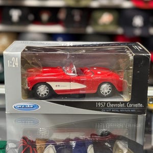 1/24 1957 Chevy Corvette Convertible WELLY Red