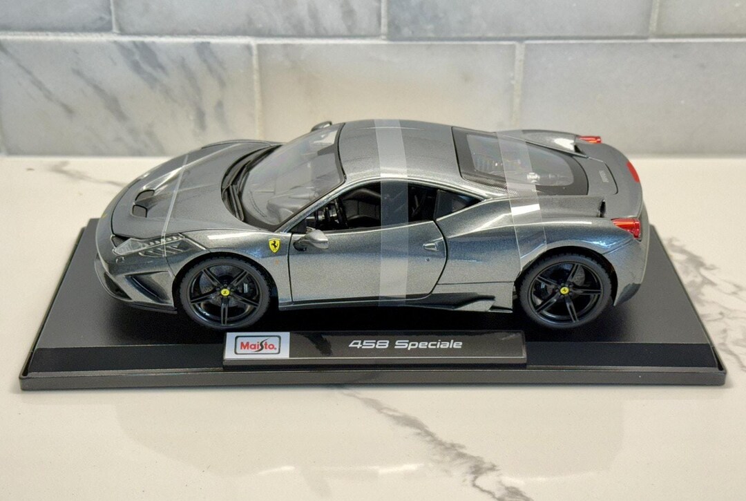 Ferrari 458 Spéciale Bburago 1:18 rouge (Neu und originalverpackt) in