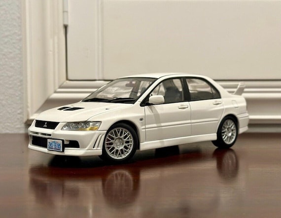 Mitsubishi Lancer Evo VII 7 Street Car White Autoart 1/18 | Rare