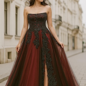Suknia ślubna Roseblood Gothic Red and Black – bez ramiączek z koronki z gorsetem na plecach, niestandardowa alternatywna formalna suknia o kroju A z rozcięciem
