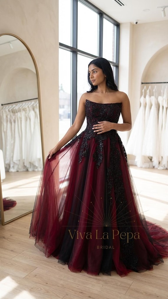 black red corset wedding dresses Velvet Gothic Gothic wedding dresses with Long Sleeves and Gothic V-Neckline in Black and Red