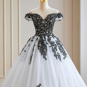 Elaska Wedding Dress, Black Lace & White Tulle Ball Gown, Off-Shoulder Sweetheart Bridal, Gothic Fairytale Gown Corset Alternative Bride