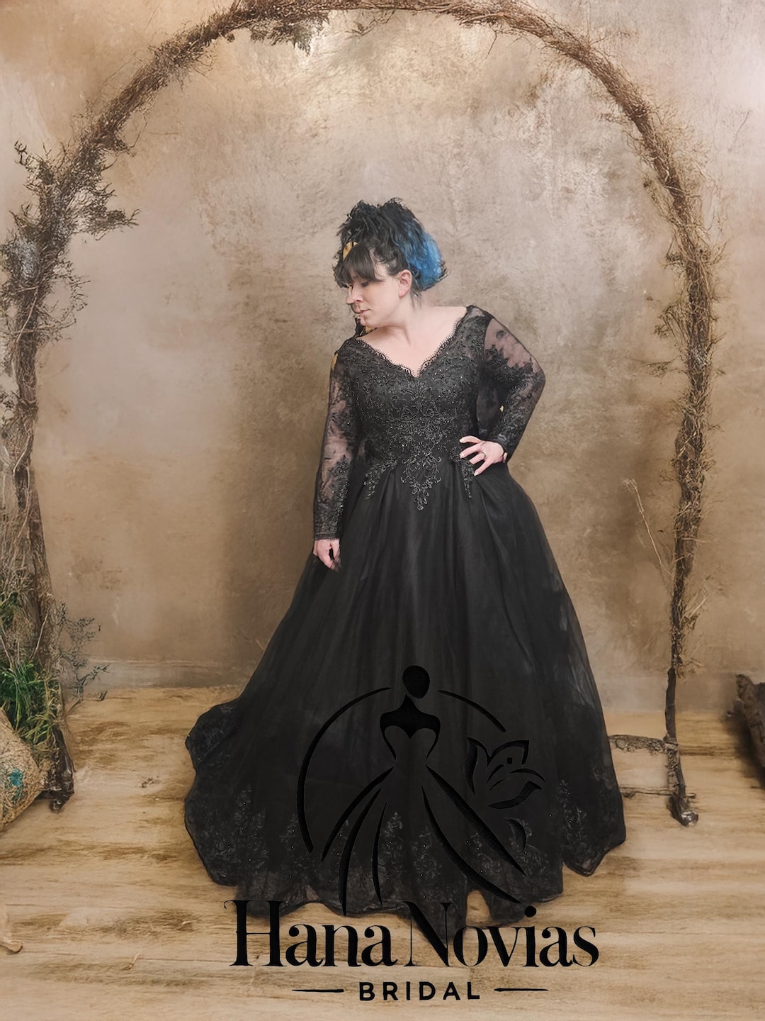 Black Lace Gothic Wedding Dress Appliques Beaded Long Sleeves A-Line Bridal Gown Customized Plus Size Vestidos De Novia main image 0