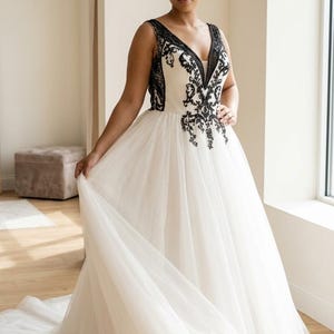 Moonlit Majesty Gothic Black & White Ball Gown Wedding Dress – Lace Corset, Embroidered Train, Alternative Bridal Gown for Unique Brides